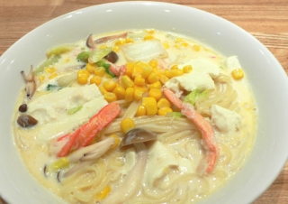 カニとお豆腐と白菜の西京みそ仕立てクリームスープパスタ１１００円